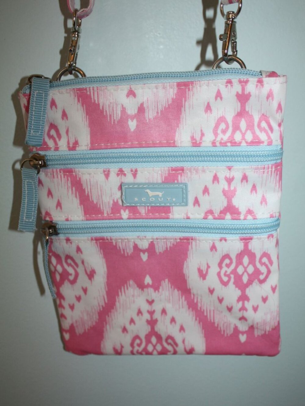 SCOUT Sally Go Lightly Adjustable Crossbody Purse Bag "IKANT BELIZE" Pink